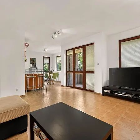Spacious 2br In The Center Апартаменти Варна