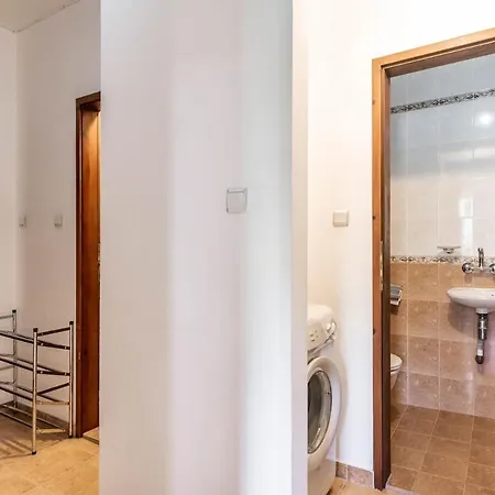Spacious 2br In The Center Apartament *