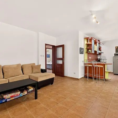 Spacious 2br In The Center Апартаменти *