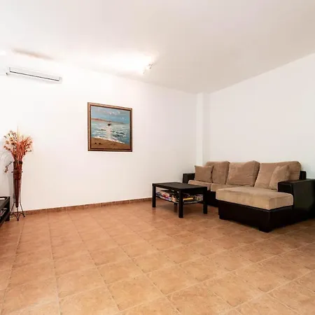 Spacious 2br In The Center * Варна