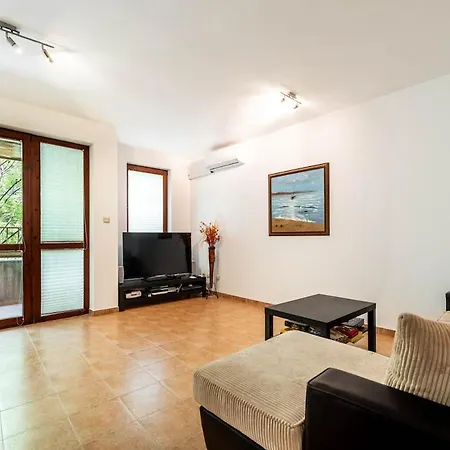 Spacious 2br In The Center Apartament