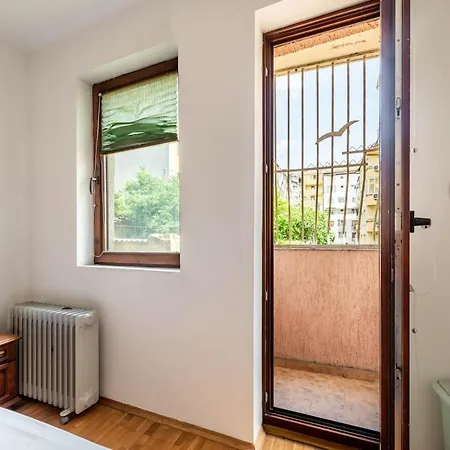 Spacious 2br In The Center Apartament *